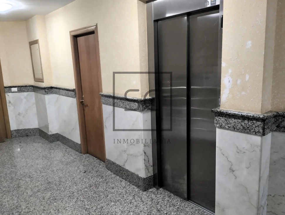 Luminoso piso con ascensor, garaje y trastero en sada