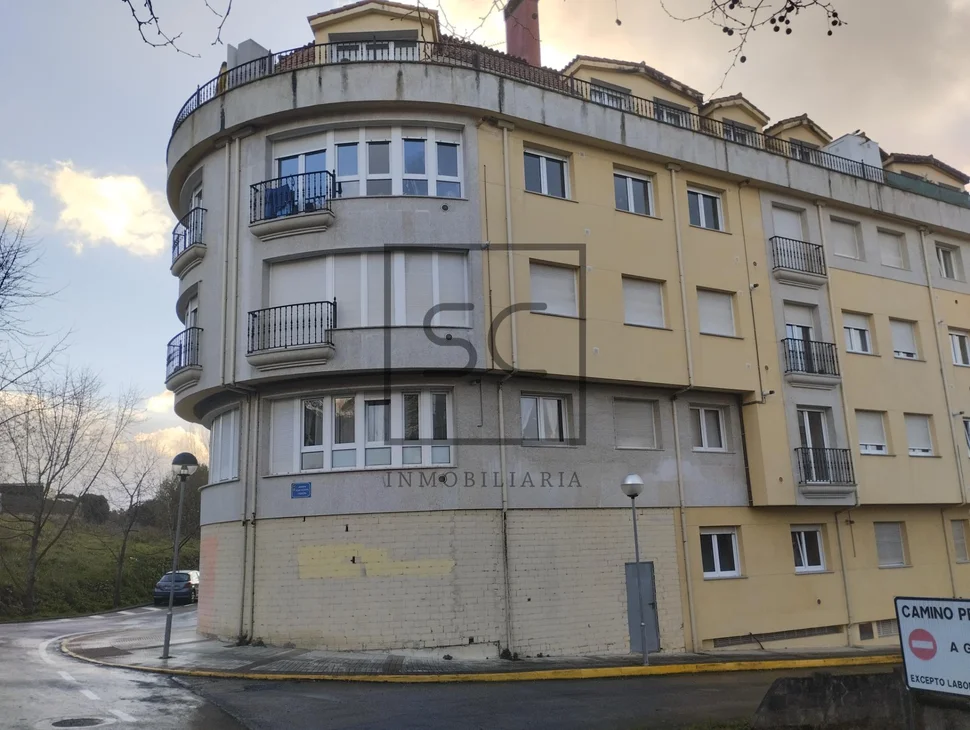 Luminoso piso con ascensor, garaje y trastero en sada
