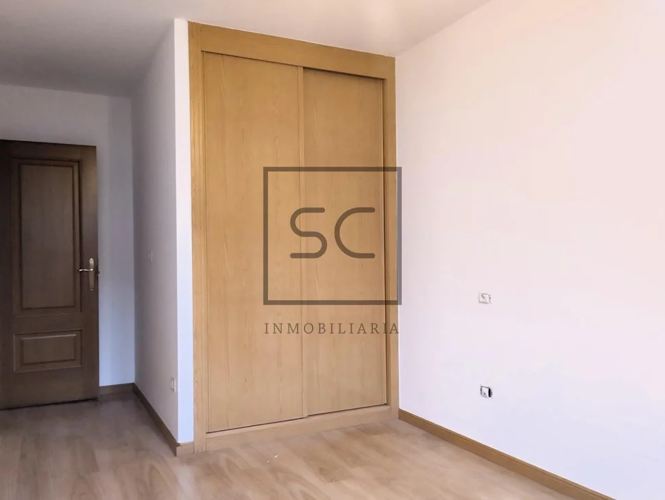 Luminoso piso con ascensor, garaje y trastero en sada