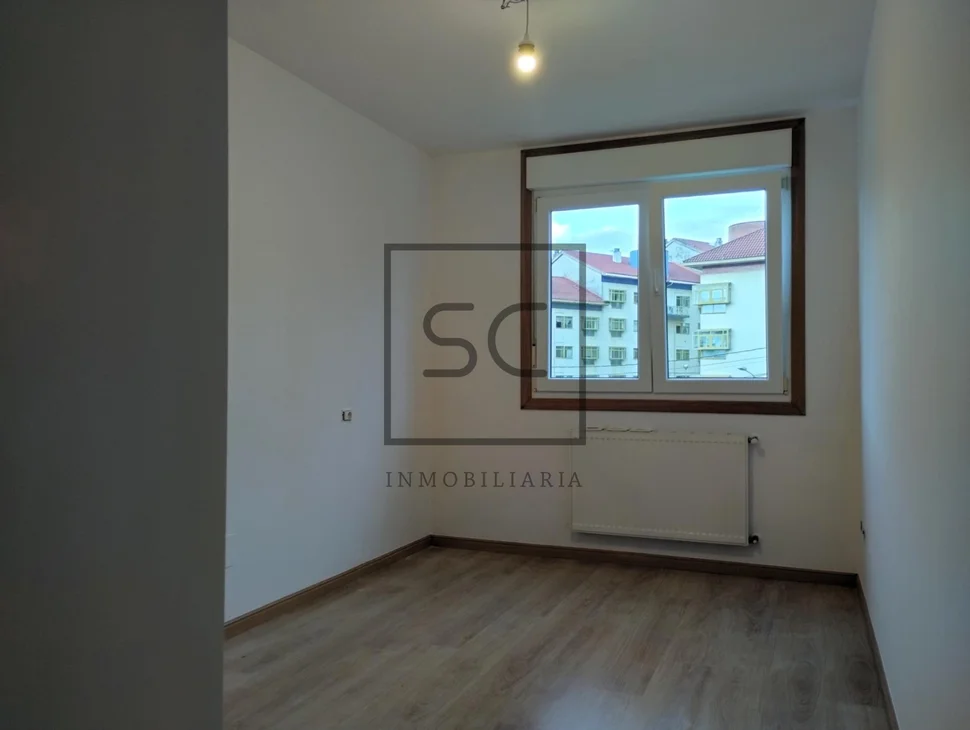 Luminoso piso con ascensor, garaje y trastero en sada