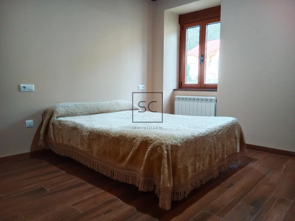 Pareado de piedra con finca en esteiro-cedeira