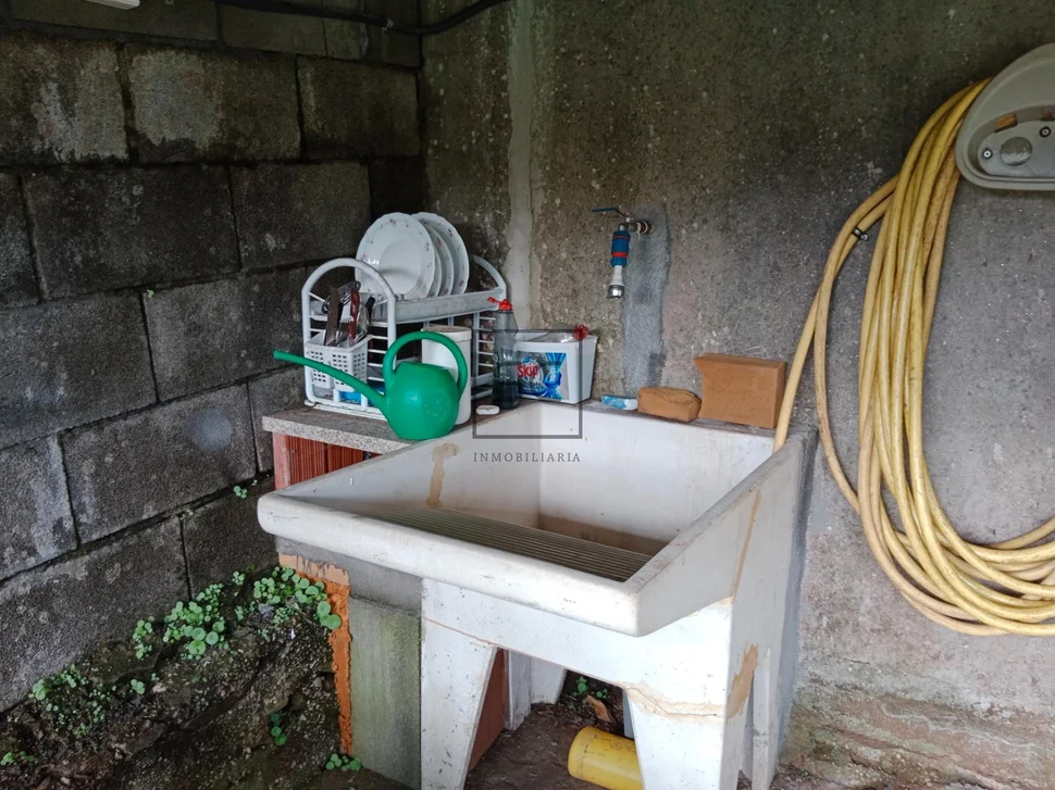 Pareado de piedra con finca en esteiro-cedeira