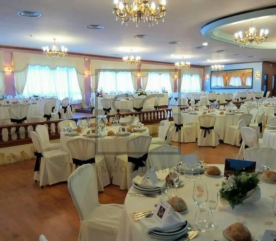 Sala de fiestas en o val-narón