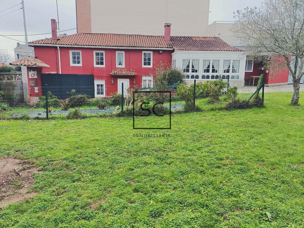 Casa con parcela edificable en santa mariña, ferrol