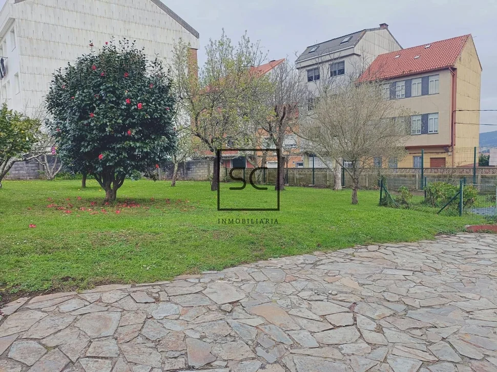 Casa con parcela edificable en santa mariña, ferrol