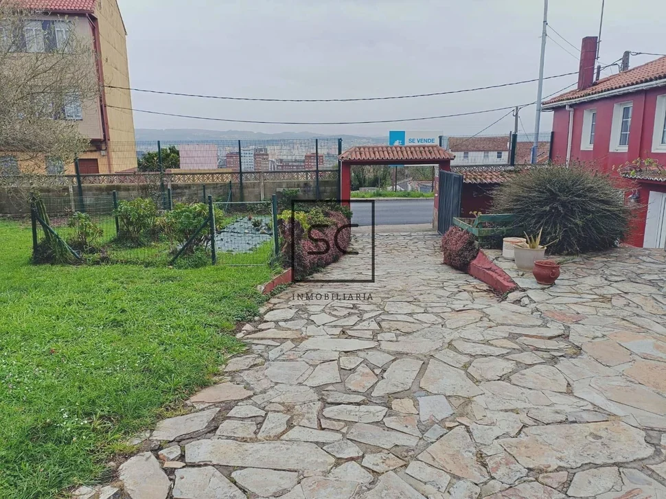Casa con parcela edificable en santa mariña, ferrol