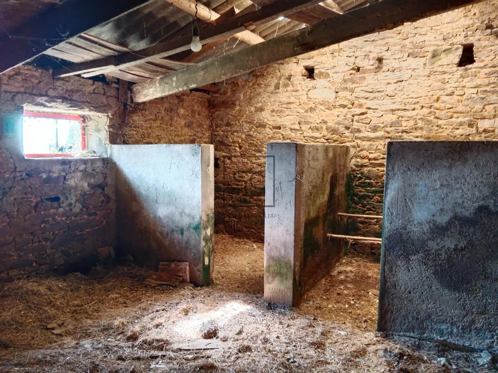 Casa con finca y bodega en magalofes-fene