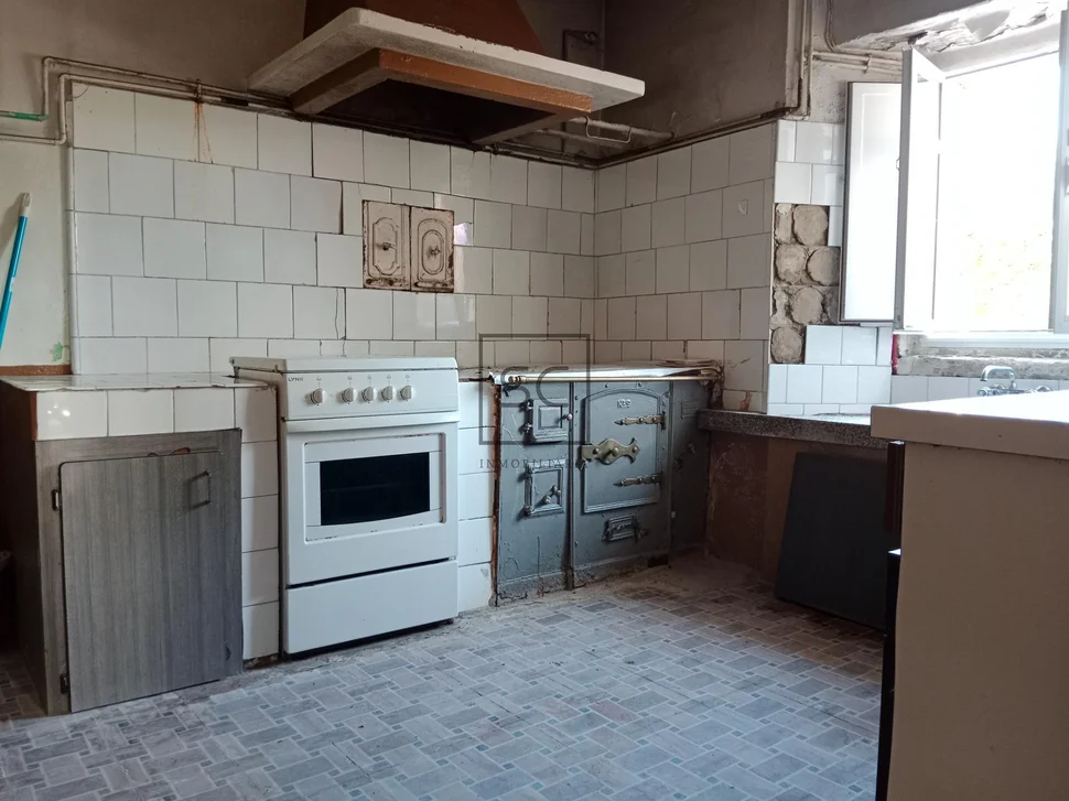 Casa con finca y bodega en magalofes-fene