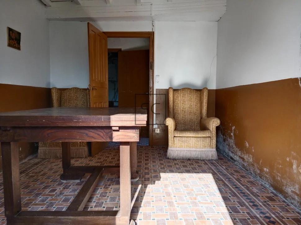 Casa con finca y bodega en magalofes-fene