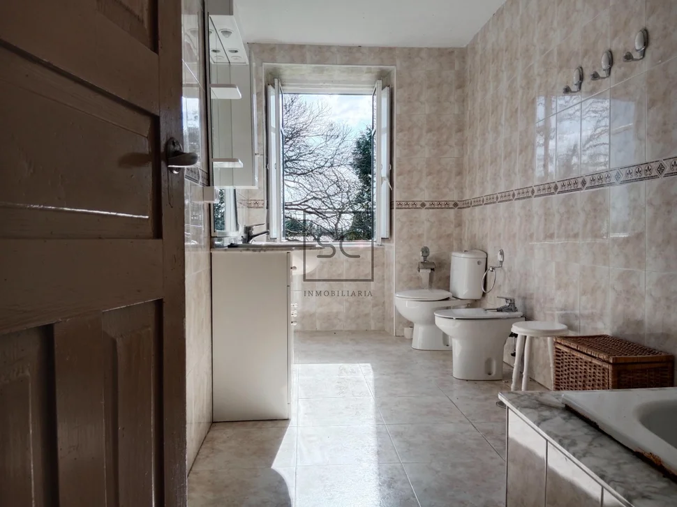 Casa con finca y bodega en magalofes-fene