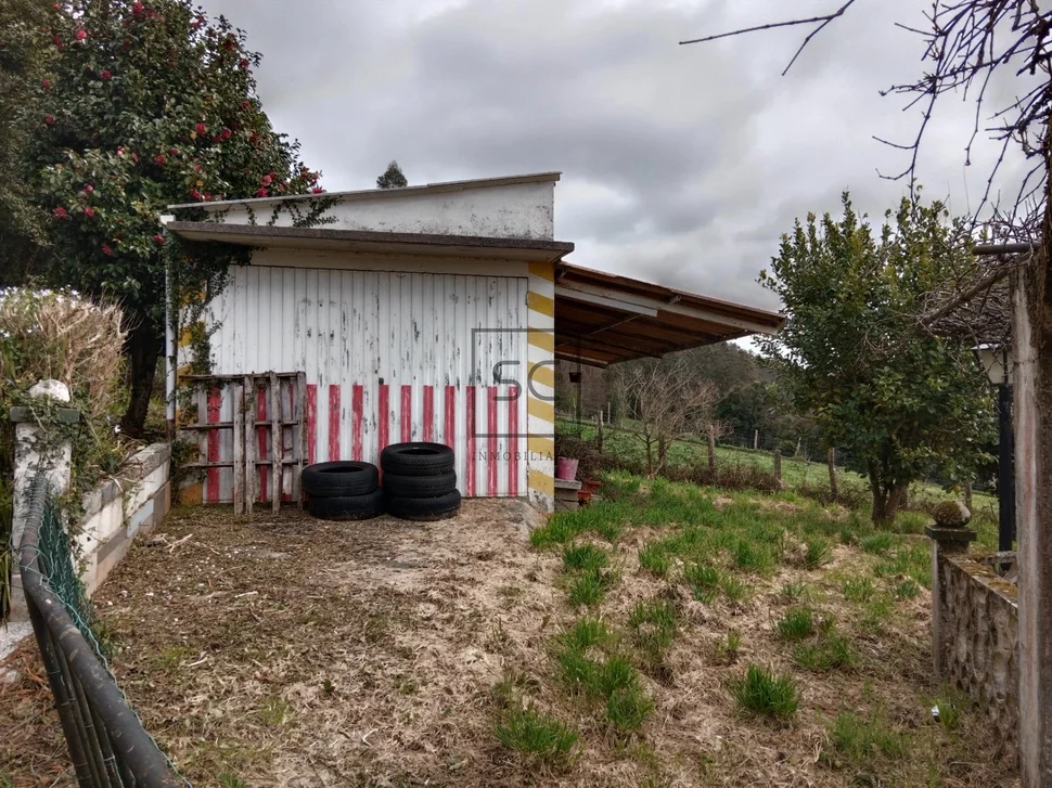 Casa con finca y garaje en moeche