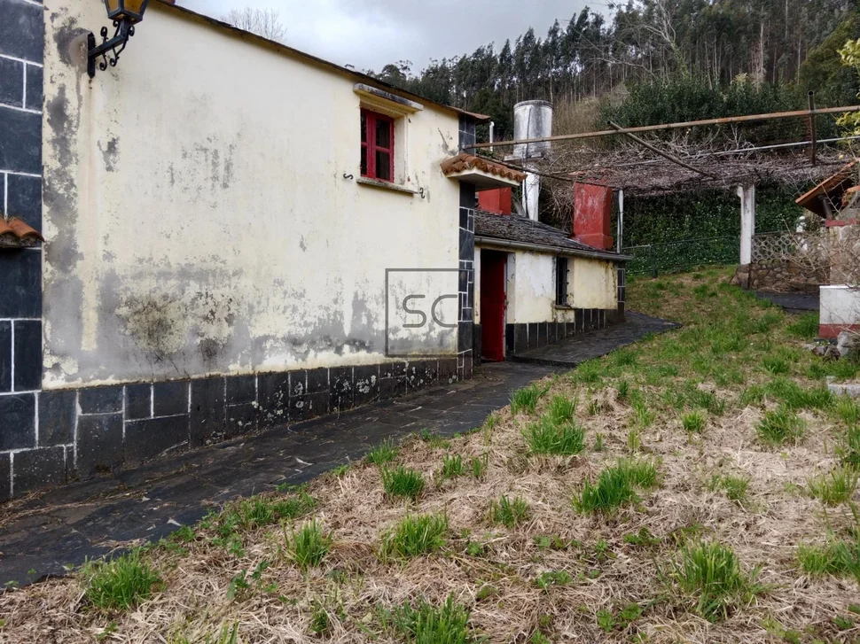 Casa con finca y garaje en moeche