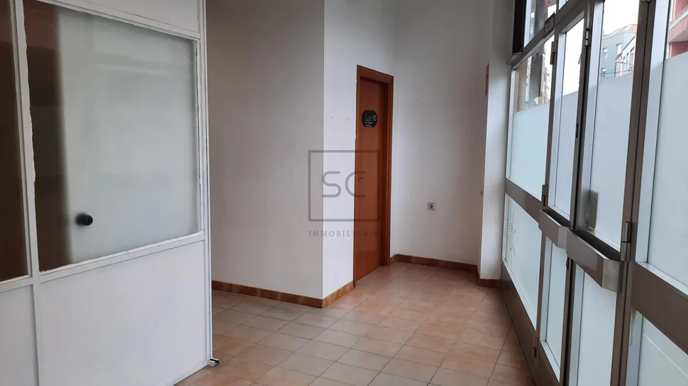 Local comercial en zona ayuntamiento narón