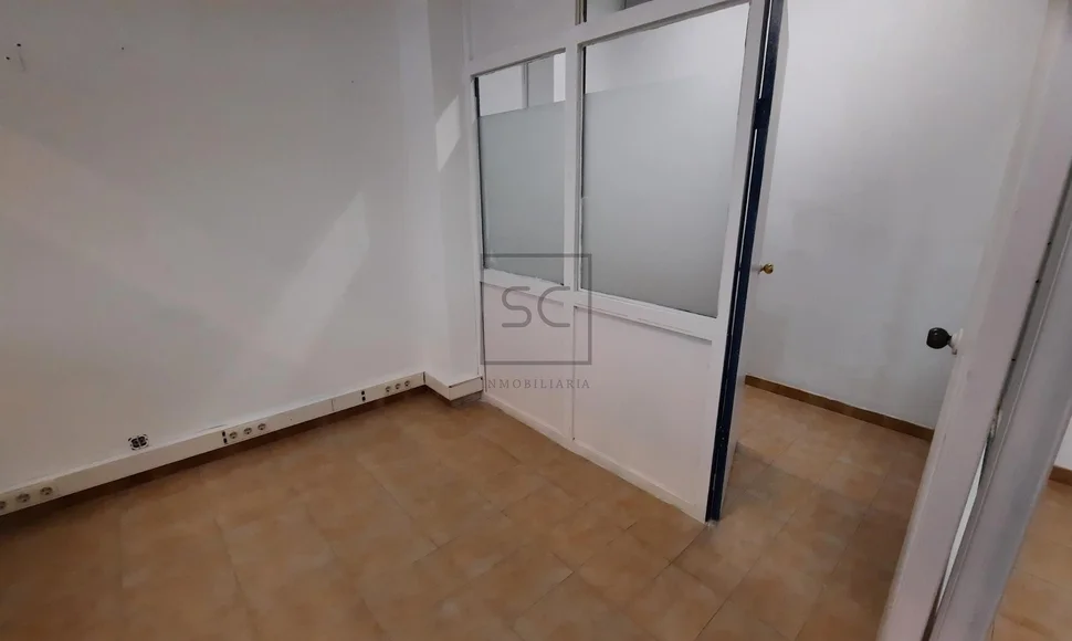 Local comercial en zona ayuntamiento narón