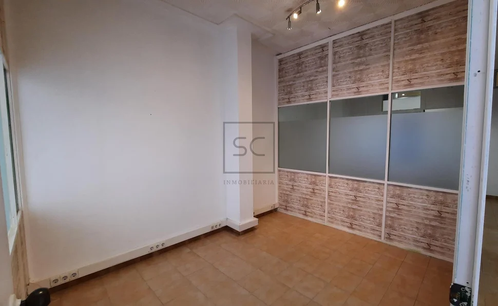 Local comercial en zona ayuntamiento narón