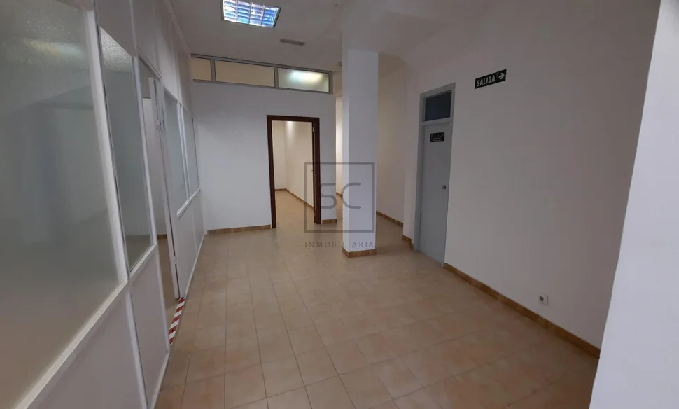 Local comercial en zona ayuntamiento narón