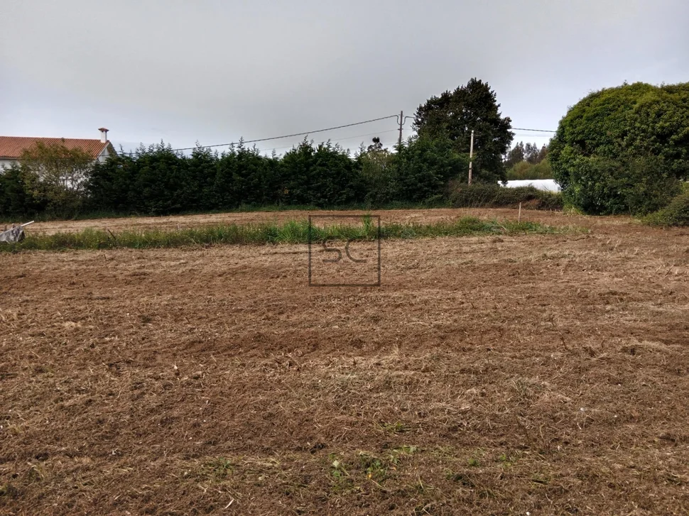 Finca edificable en lago-valdoviño