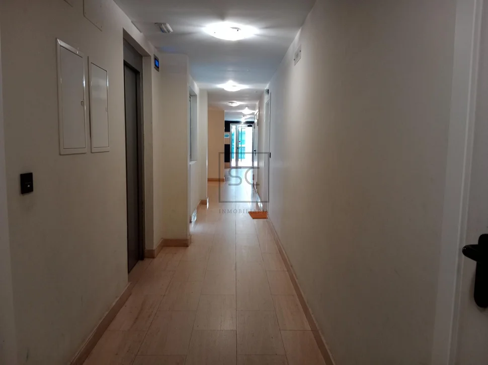 Piso con garaje y piscina comunitaria en ares