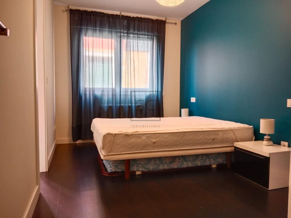 Piso con garaje y piscina comunitaria en ares