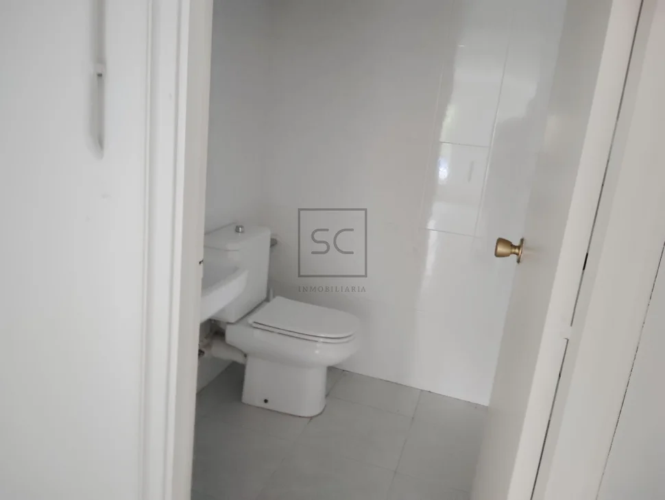 Local en santa cecilia, narón