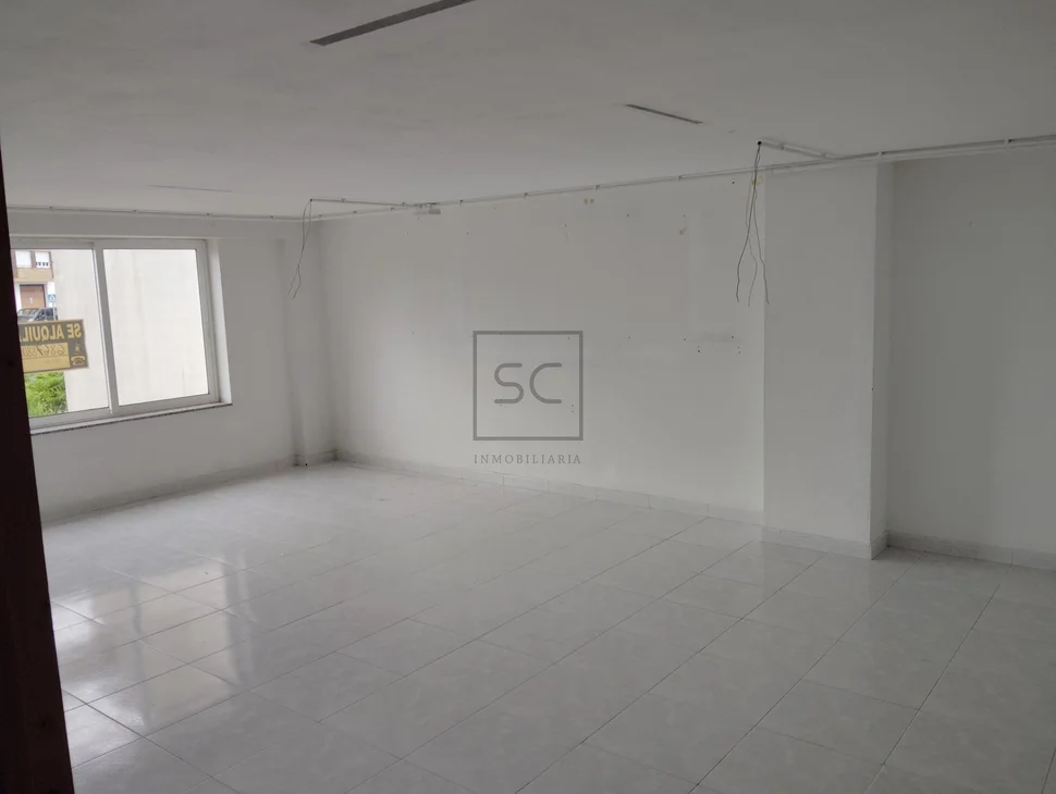 Local en santa cecilia, narón