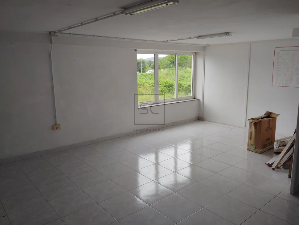 Local en santa cecilia, narón