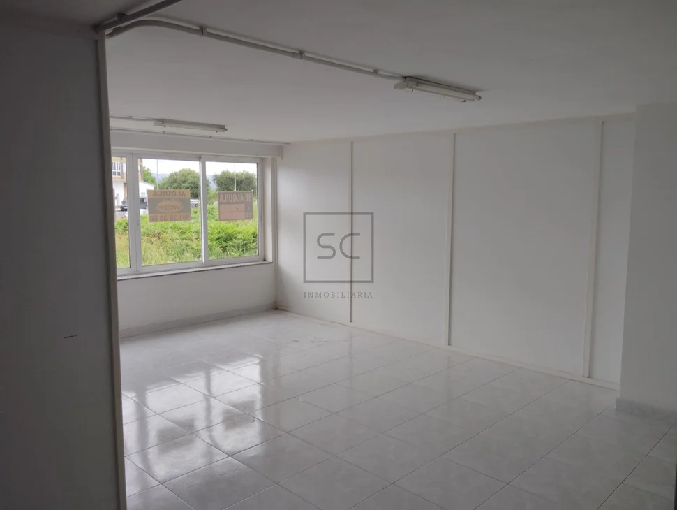 Local en santa cecilia, narón