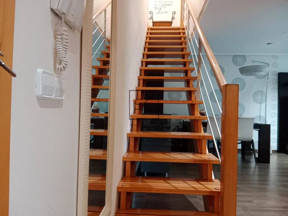 Dúplex en el alto do castaño-narón