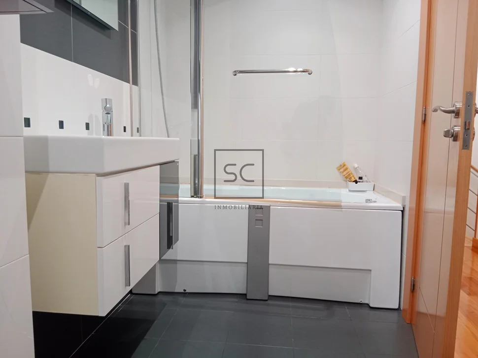 Dúplex en el alto do castaño-narón