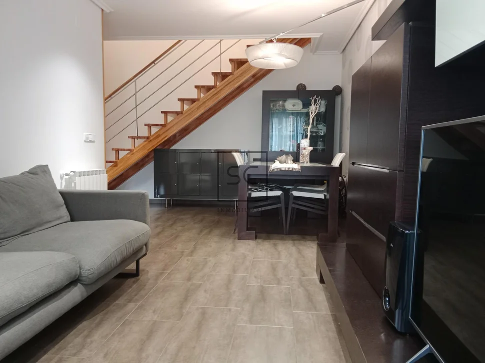 Dúplex en el alto do castaño-narón