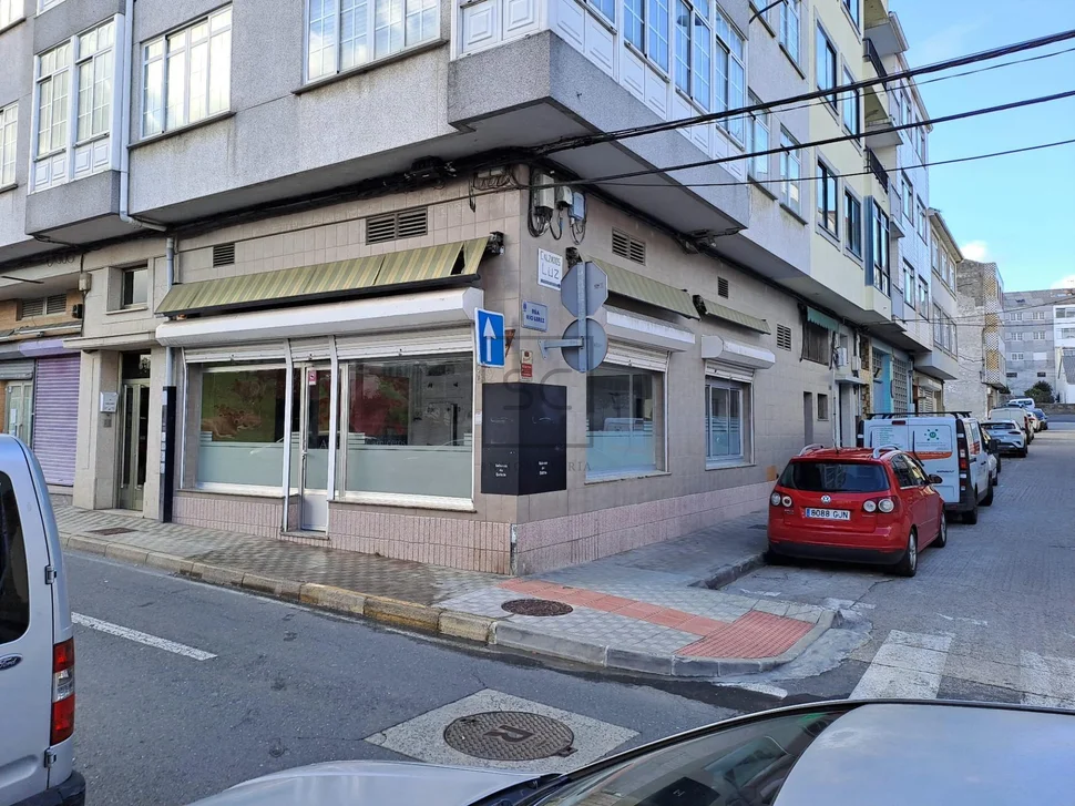 Local en piñeiros, narón