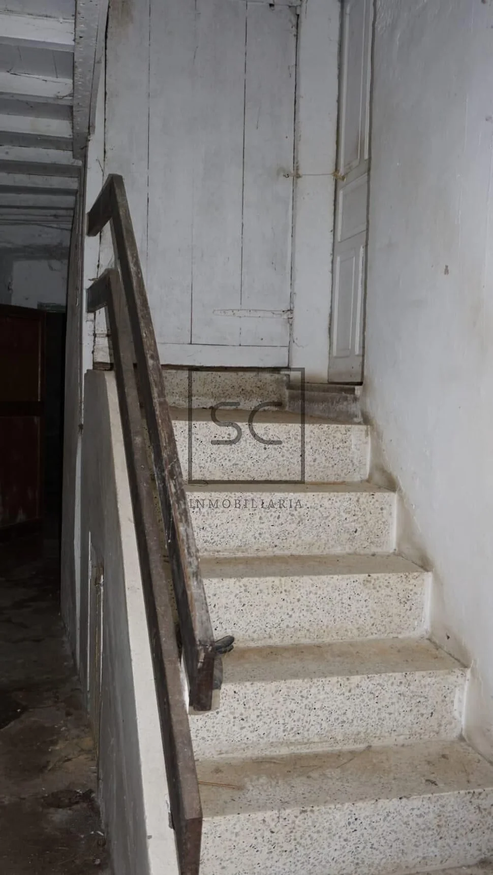 Casa de piedra para reforma integral con gran finca