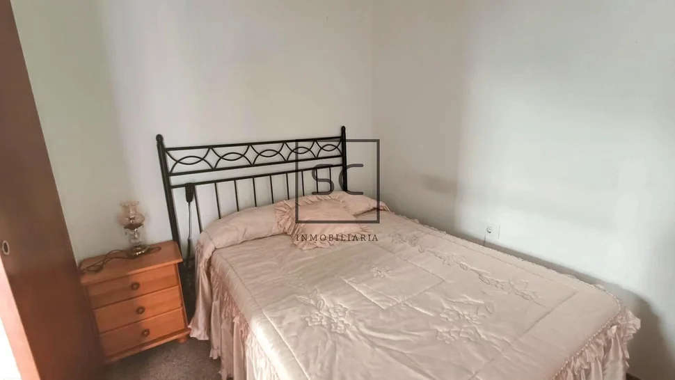 Casa adosada con tres plantas en a mourela, neda