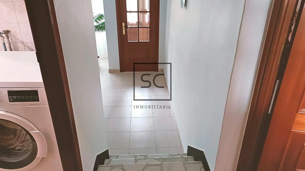 Casa adosada con tres plantas en a mourela, neda