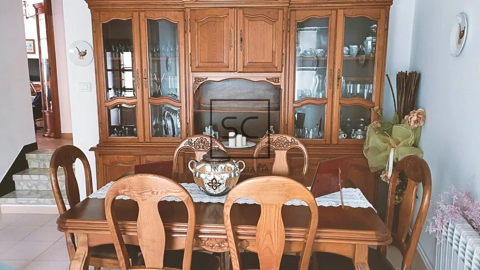 Casa adosada con tres plantas en a mourela, neda