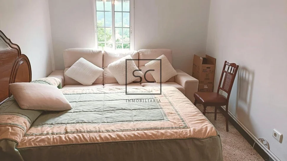 Casa adosada con tres plantas en a mourela, neda