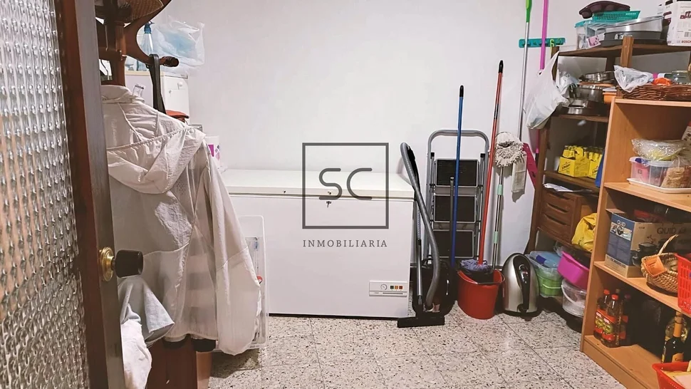 Casa adosada con tres plantas en a mourela, neda