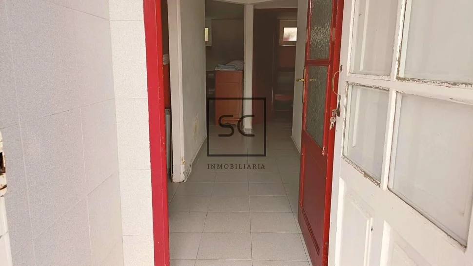 Casa adosada con tres plantas en a mourela, neda