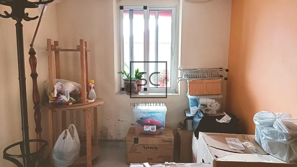 Casa adosada con tres plantas en a mourela, neda