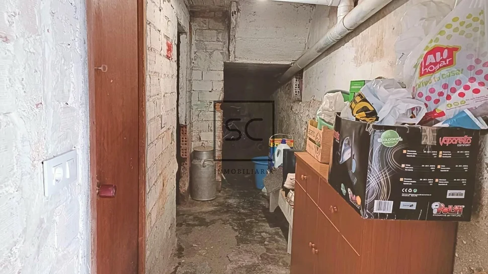 Casa adosada con tres plantas en a mourela, neda