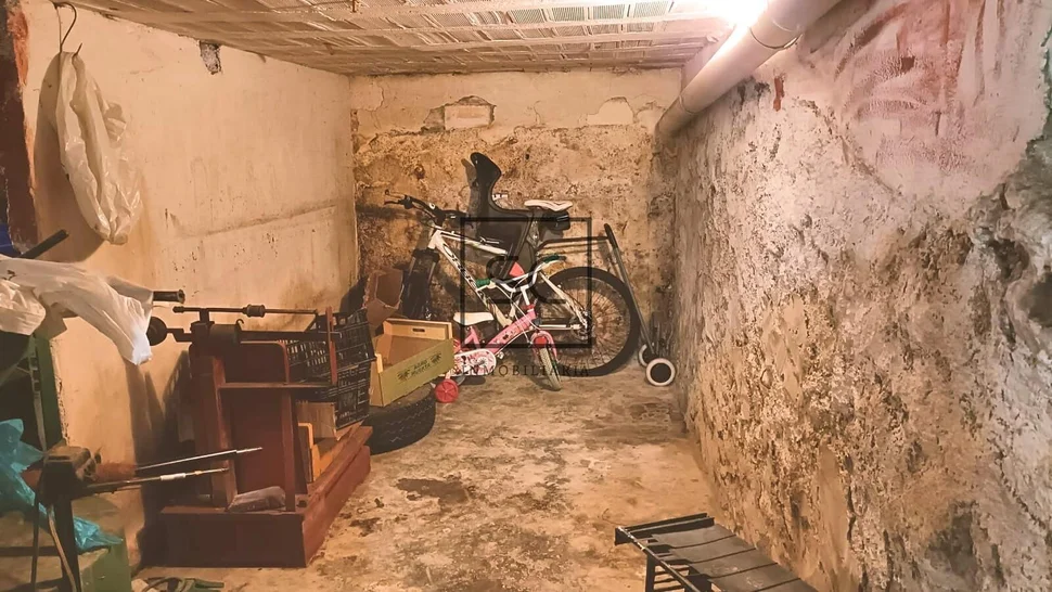 Casa adosada con tres plantas en a mourela, neda