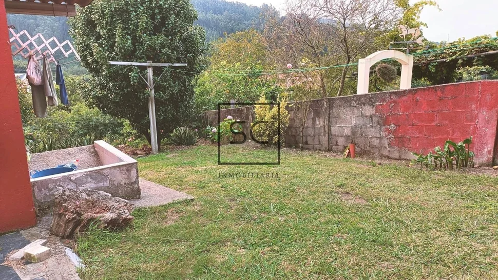 Casa adosada con tres plantas en a mourela, neda