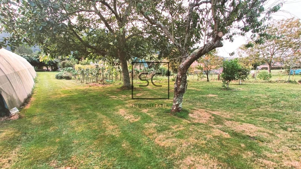 Casa adosada con tres plantas en a mourela, neda