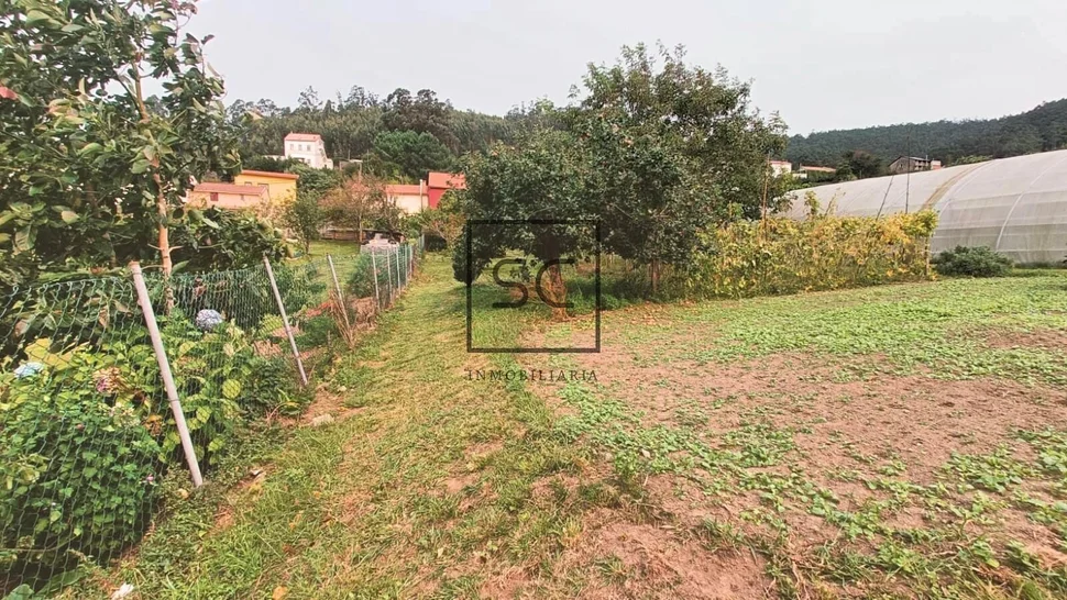 Casa adosada con tres plantas en a mourela, neda