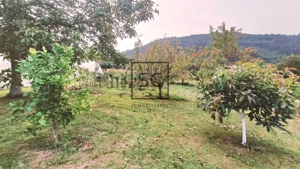 Casa adosada con tres plantas en a mourela, neda