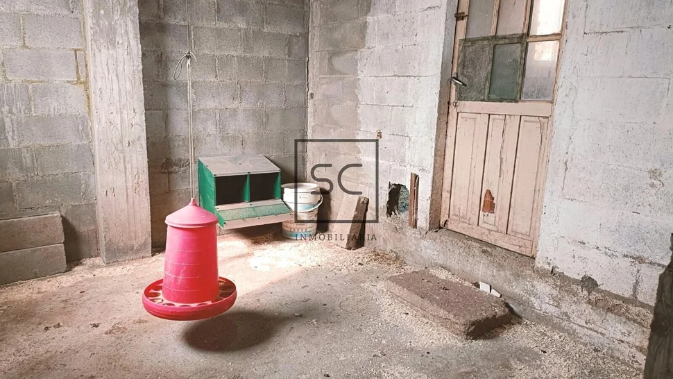 Casa adosada con tres plantas en a mourela, neda