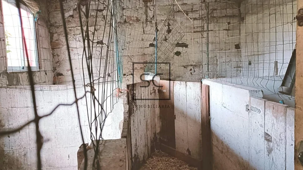 Casa adosada con tres plantas en a mourela, neda