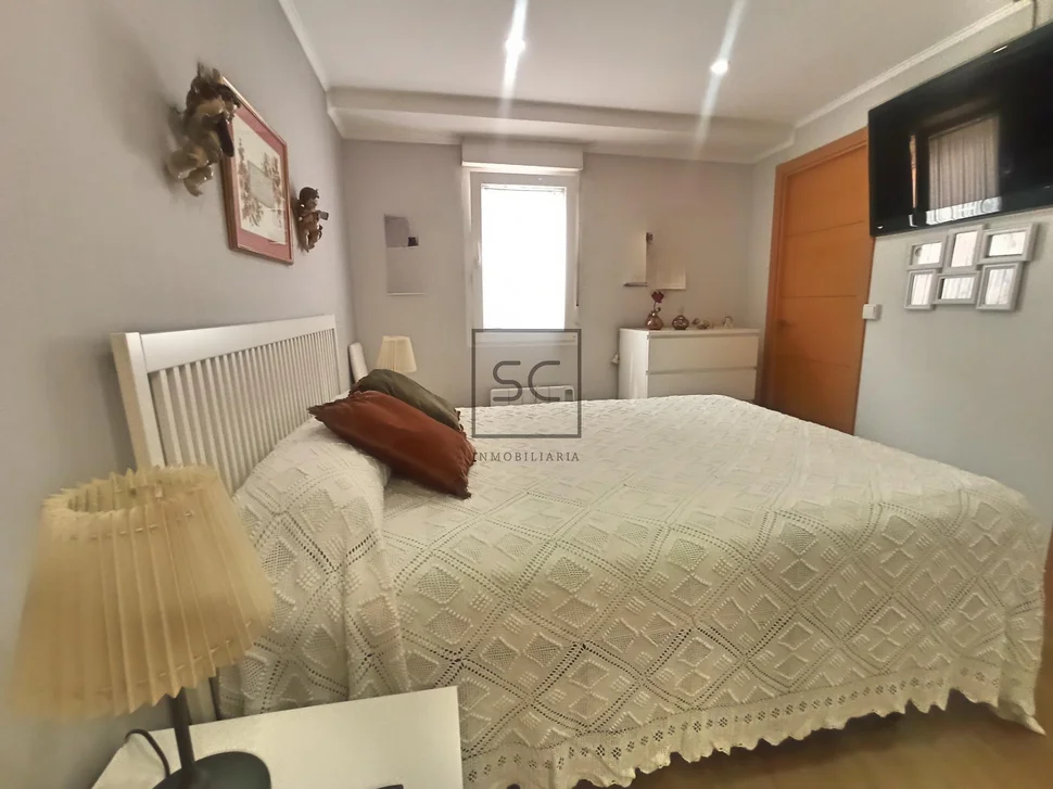 Adosado en serantes, ferrol