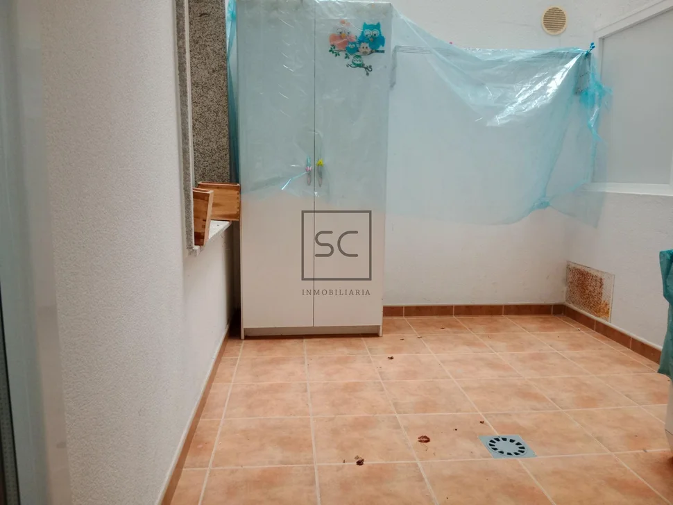 Apartamento con plaza de garaje en mugardos «o baño»