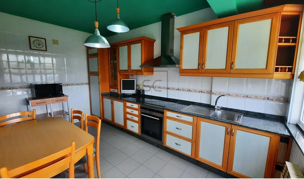 Amplio piso zona ayuntamiento narón